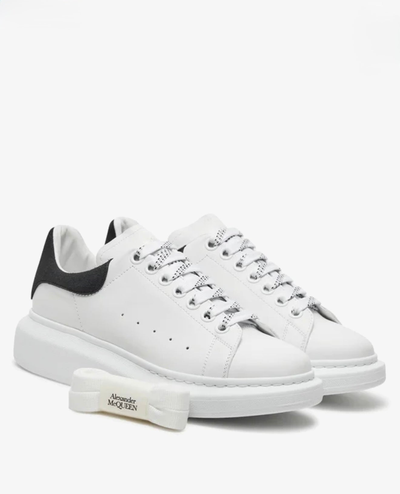 Sneakers Alexander McQueen bianche con tallone nero