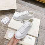 Alexander McQueen Oversized Sneaker – White Luxury Craftsmanship & Urban Style