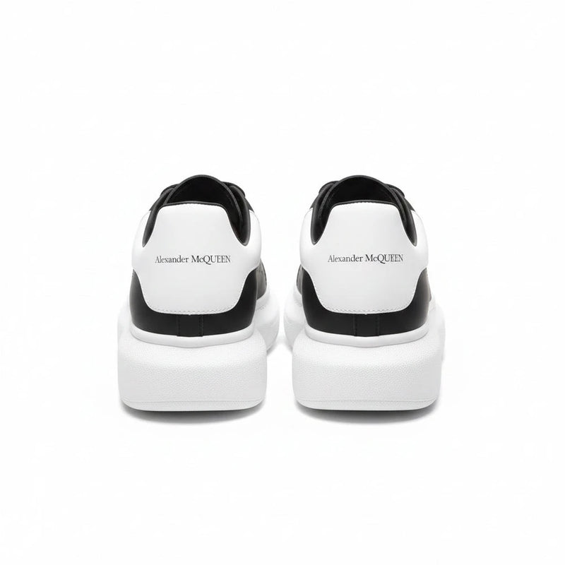 Alexander McQueen Oversized Sneaker – Black/white Luxury Craftsmanship & Urban Style