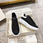 Alexander McQueen Oversized Sneaker – Black/white Luxury Craftsmanship & Urban Style