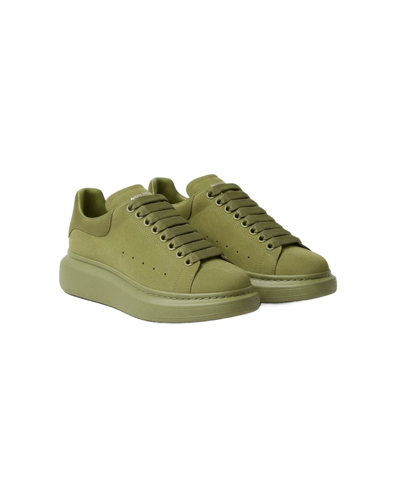 Alexander McQueen Oversized Sneaker – Olive Green Luxury Craftsmanship & Urban Style