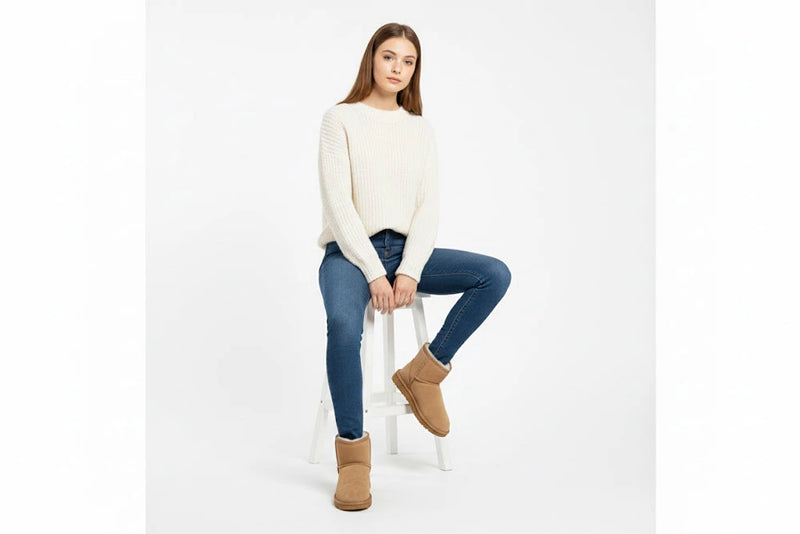 UGG  - Classic Mini II