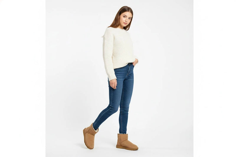 UGG  - Classic Mini II