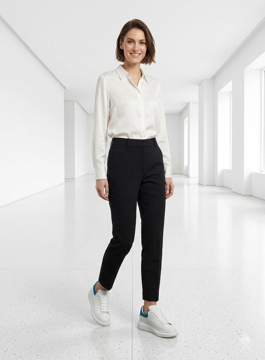 Sneakers Alexander McQueen bianche in pelle con tallone in suede