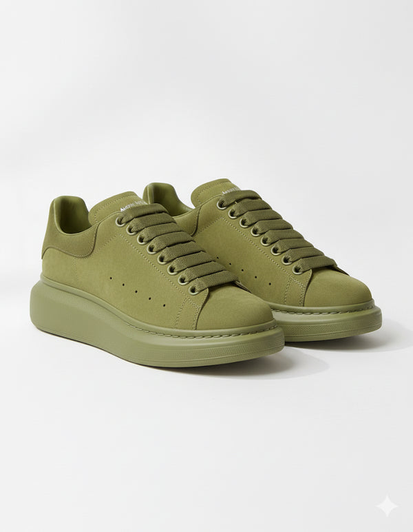 Alexander McQueen Oversized Sneaker – Olive Green Luxury Craftsmanship & Urban Style