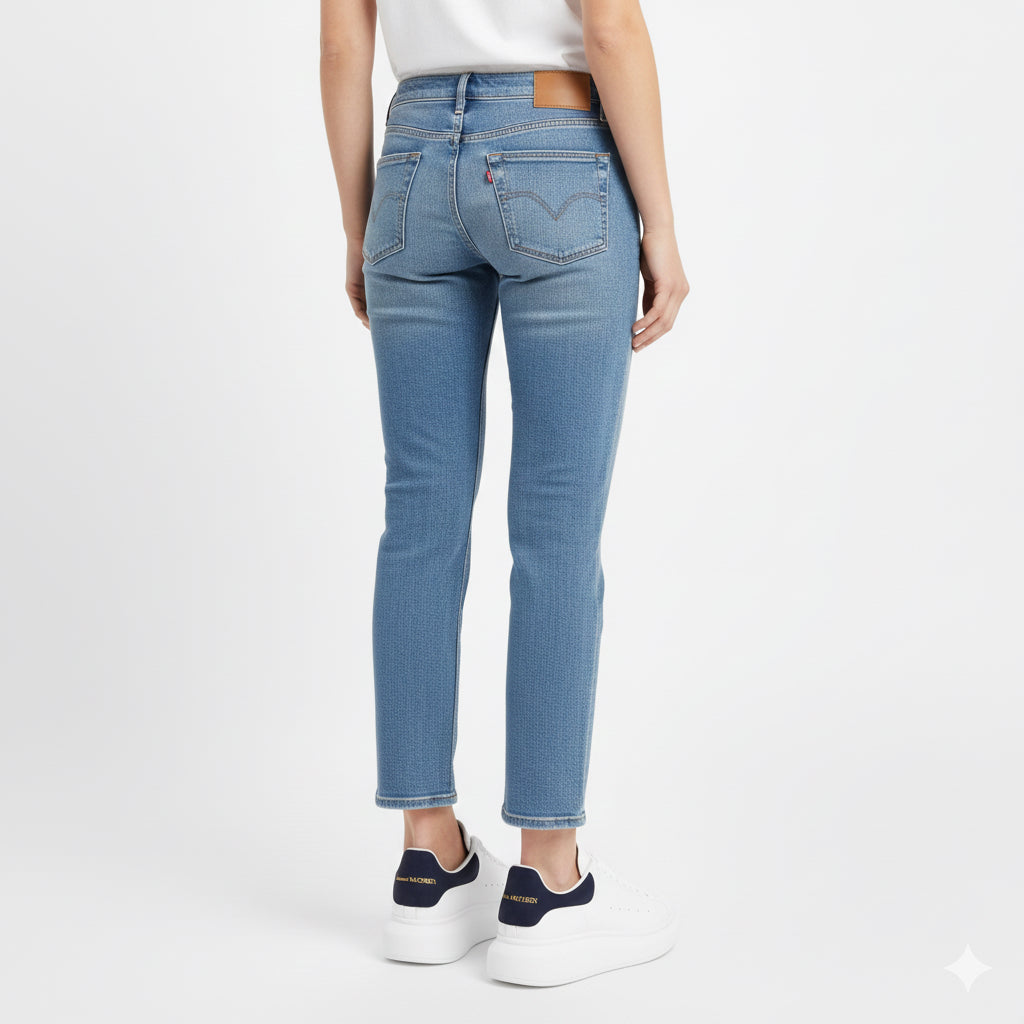 Alexander McQueen Oversized Sneaker – White/paris Luxury Craftsmanship & Urban Style