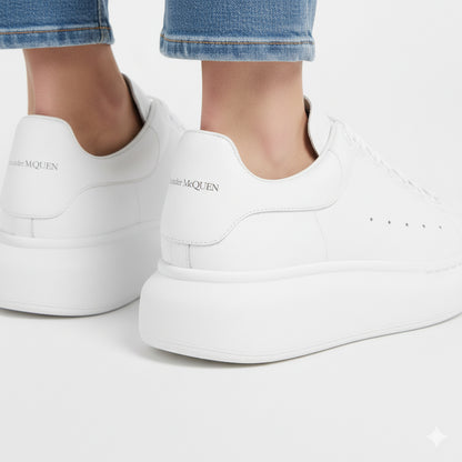 Alexander McQueen Oversized Sneaker – White Luxury Craftsmanship & Urban Style