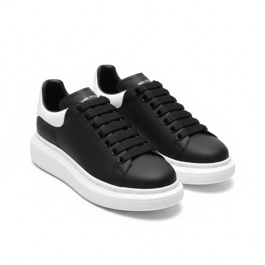 Alexander McQueen Oversized Sneaker – Black/white Luxury Craftsmanship & Urban Style