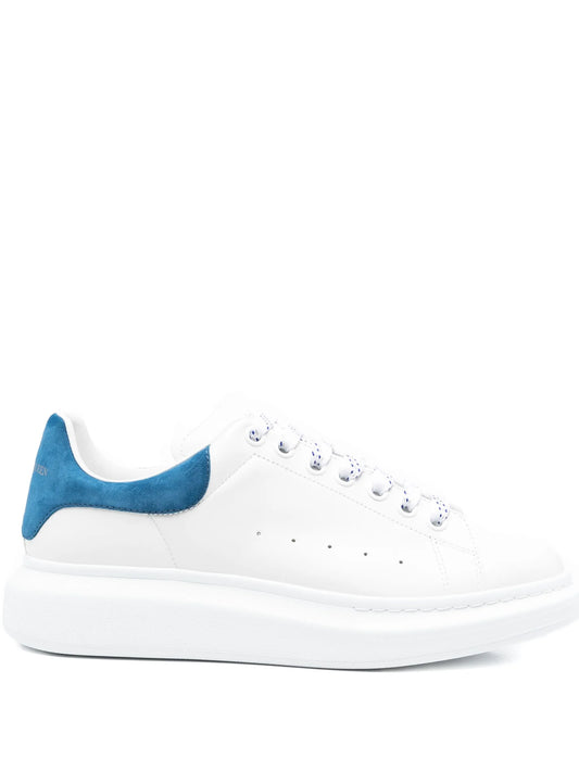 Sneakers Alexander McQueen bianche in pelle con tallone in suede