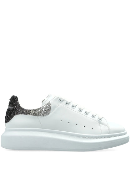 Sneakers Alexander McQueen bianche con tallone in cristallo