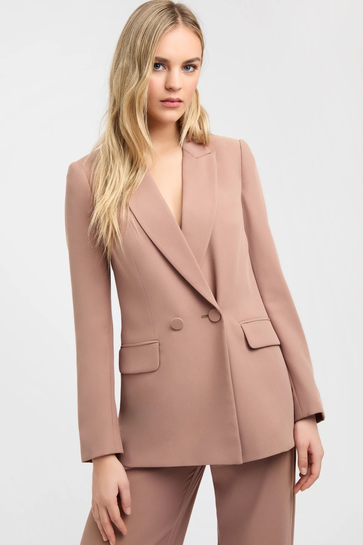 Luxe Classic Blazer – Timeless Tailored Jacket