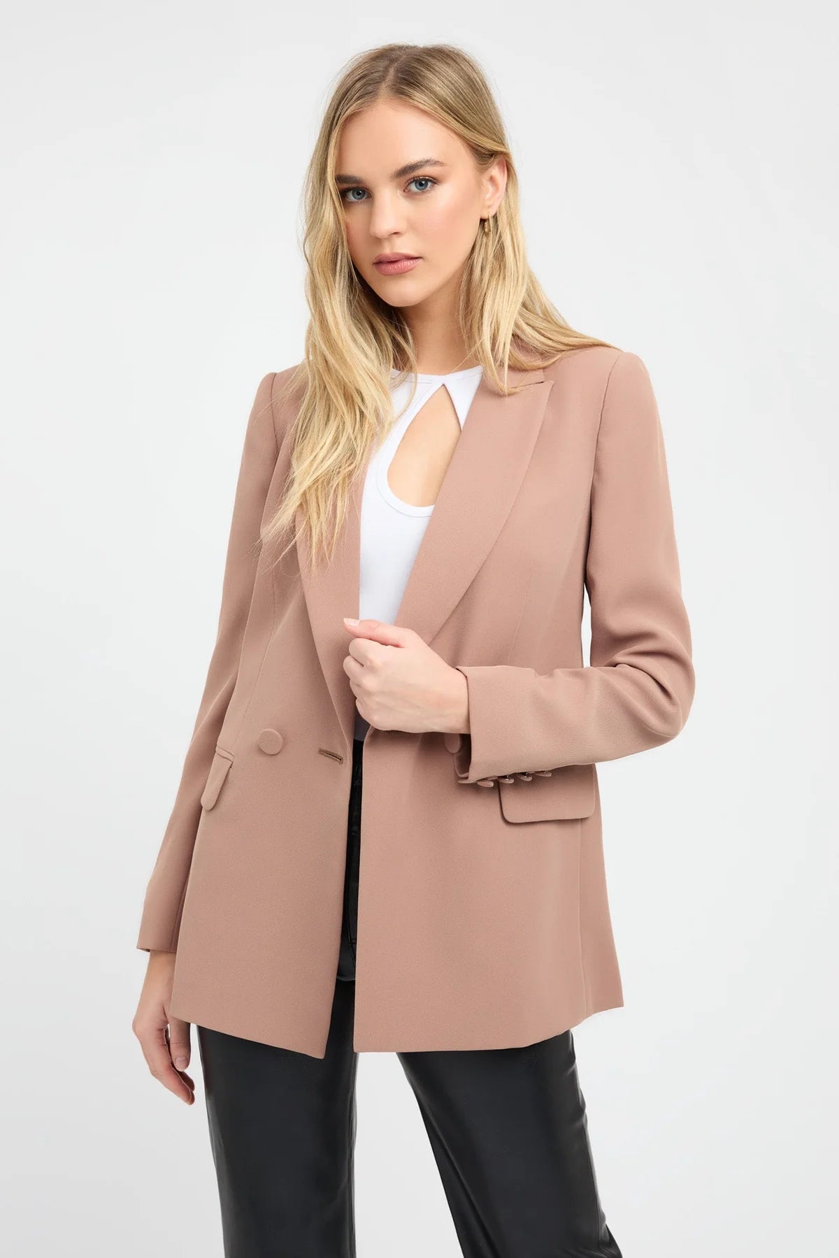 Luxe Classic Blazer – Timeless Tailored Jacket