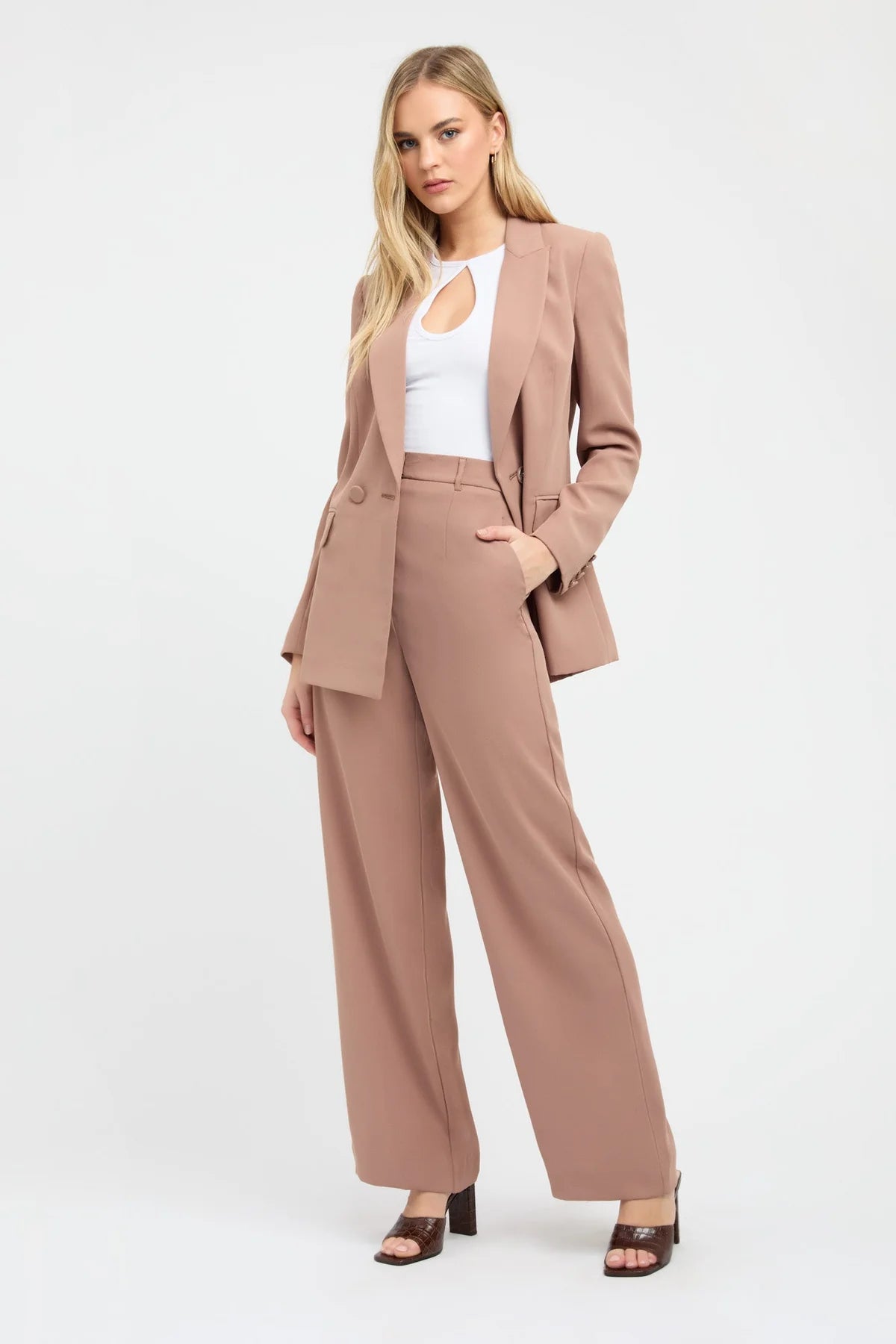 Luxe Classic Blazer – Timeless Tailored Jacket